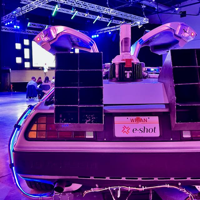 The DeLorean with e-shot numberplate